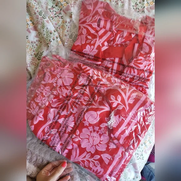 Francesca's Collections Pink and Red Floral Top